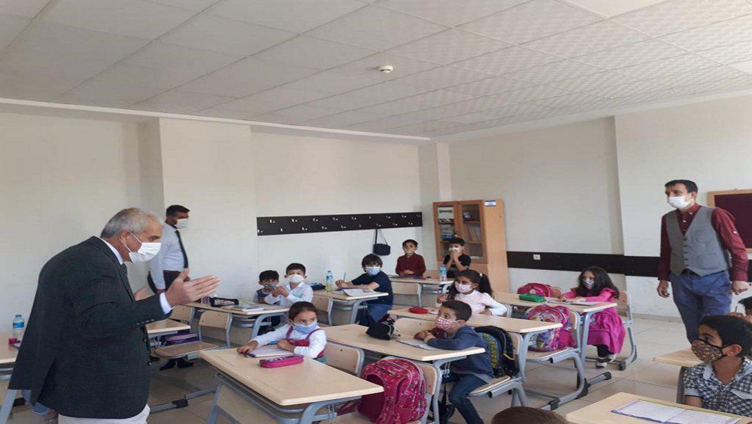 İlçe Milli Eğitim Müdürü Resul ACAR Atatürk ve Barbaros İlkokullarını Ziyaret Etti