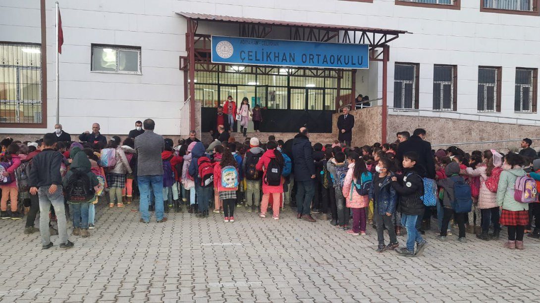 İlçe Milli Eğitim Müdürümüz Resul ACAR Barbaros ve Atatürk İlkokullarında Yapılan İstiklal Marşı Törenine Katıldı