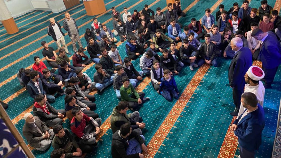 Din Kültürü Öğretmenleri Öğrencilerimizi Cami ve Cemaatle Buluşturuyor